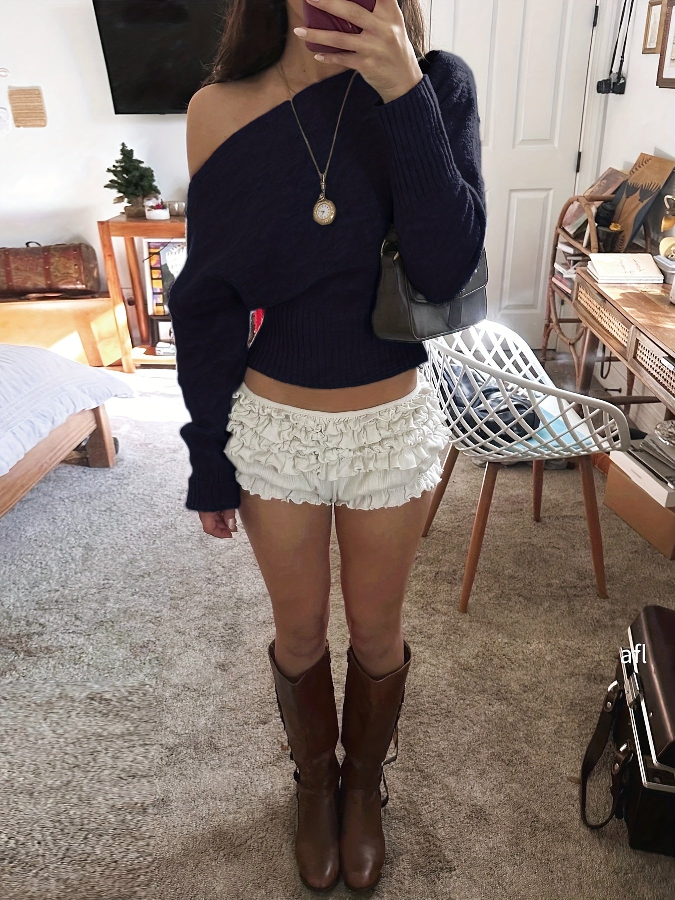 KLARA™ | Elegancki sweter z odkrytym ramieniem i delikatnym taliowaniem