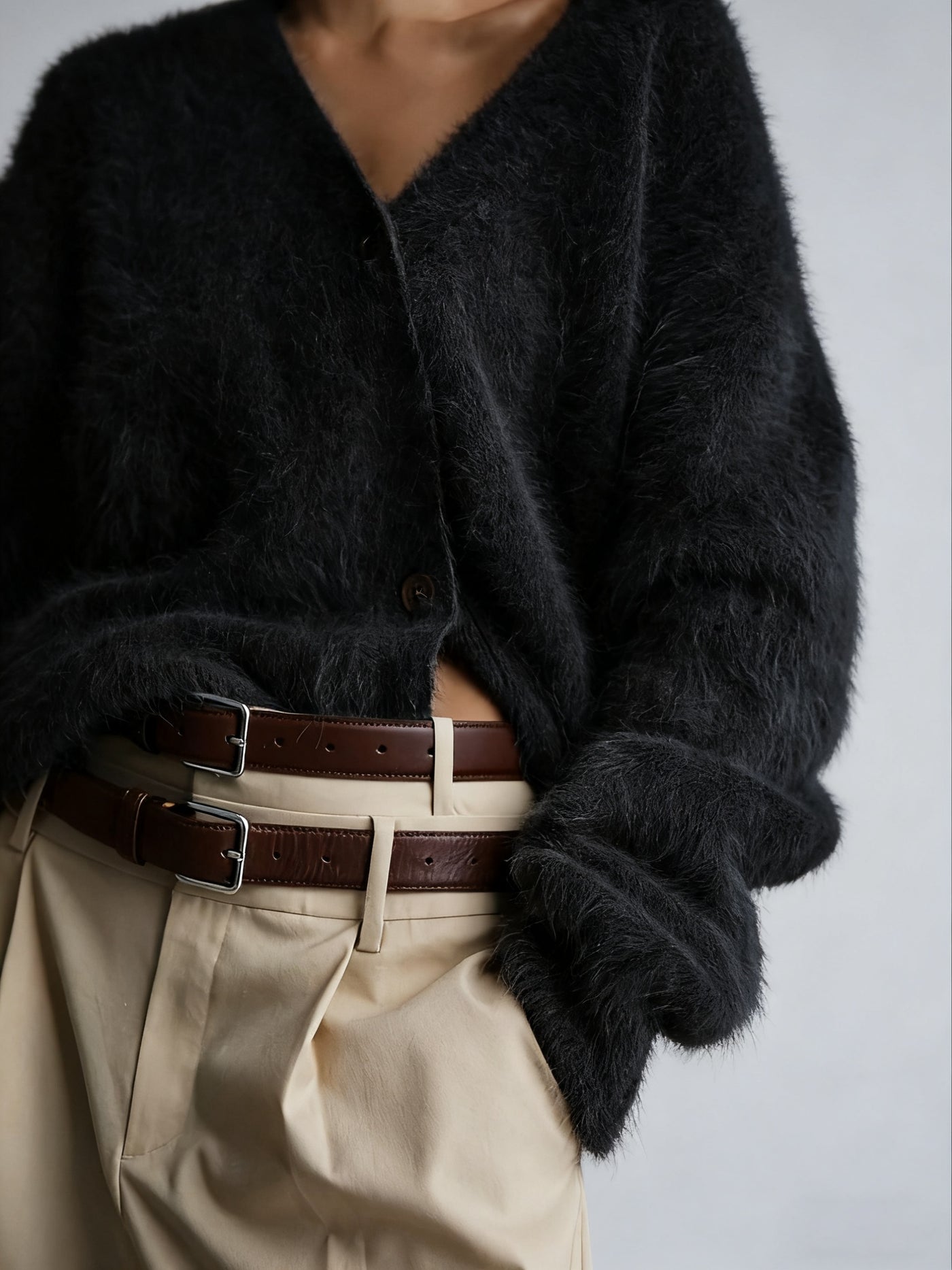 VIOLA™ | Miękki Sweter z Dekoltem w Serek o Puszystej Fakturze