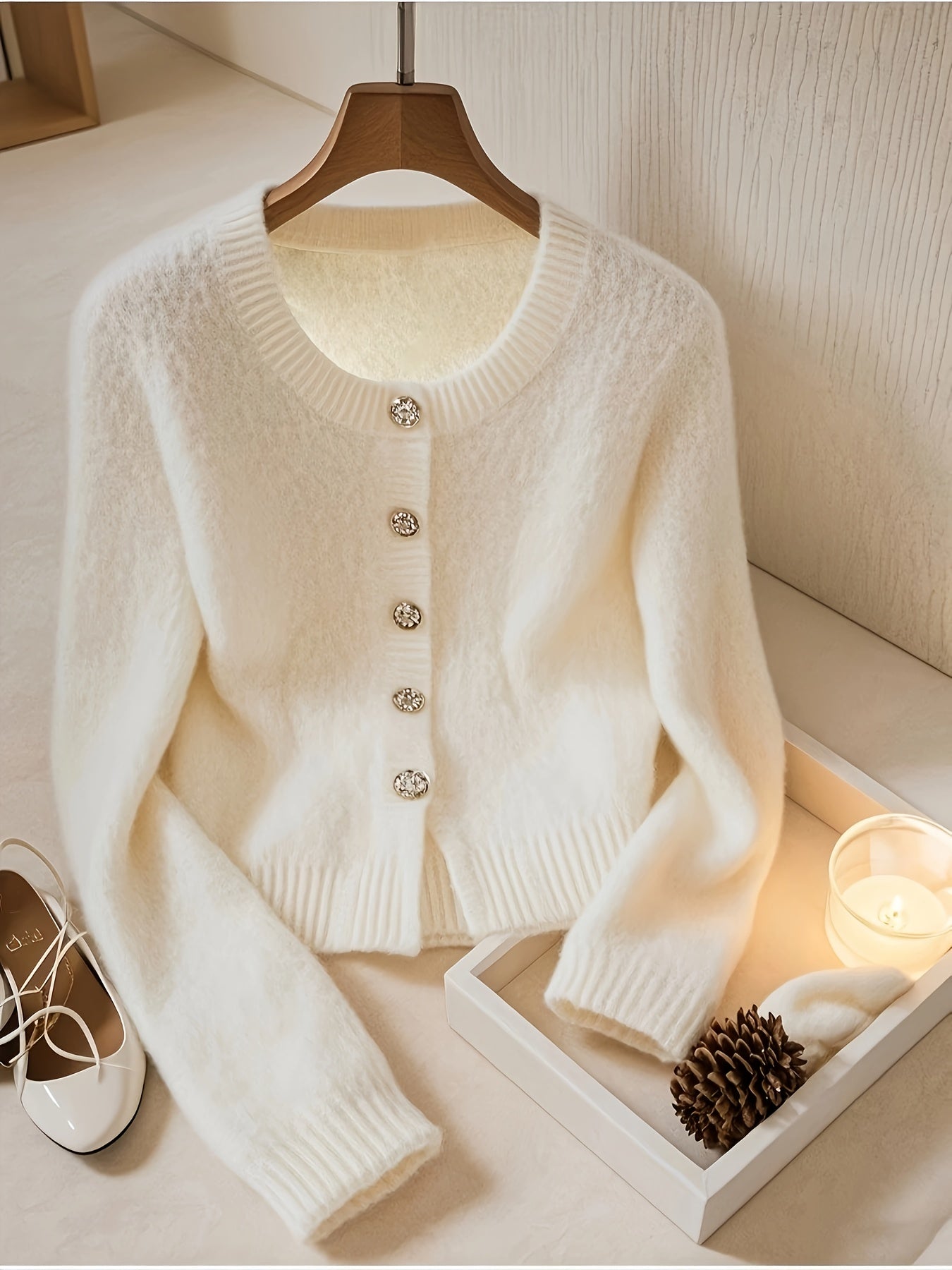 DALIA™ | Elegancki Krótki Kardigan z Guzikami i Delikatnym Połyskiem